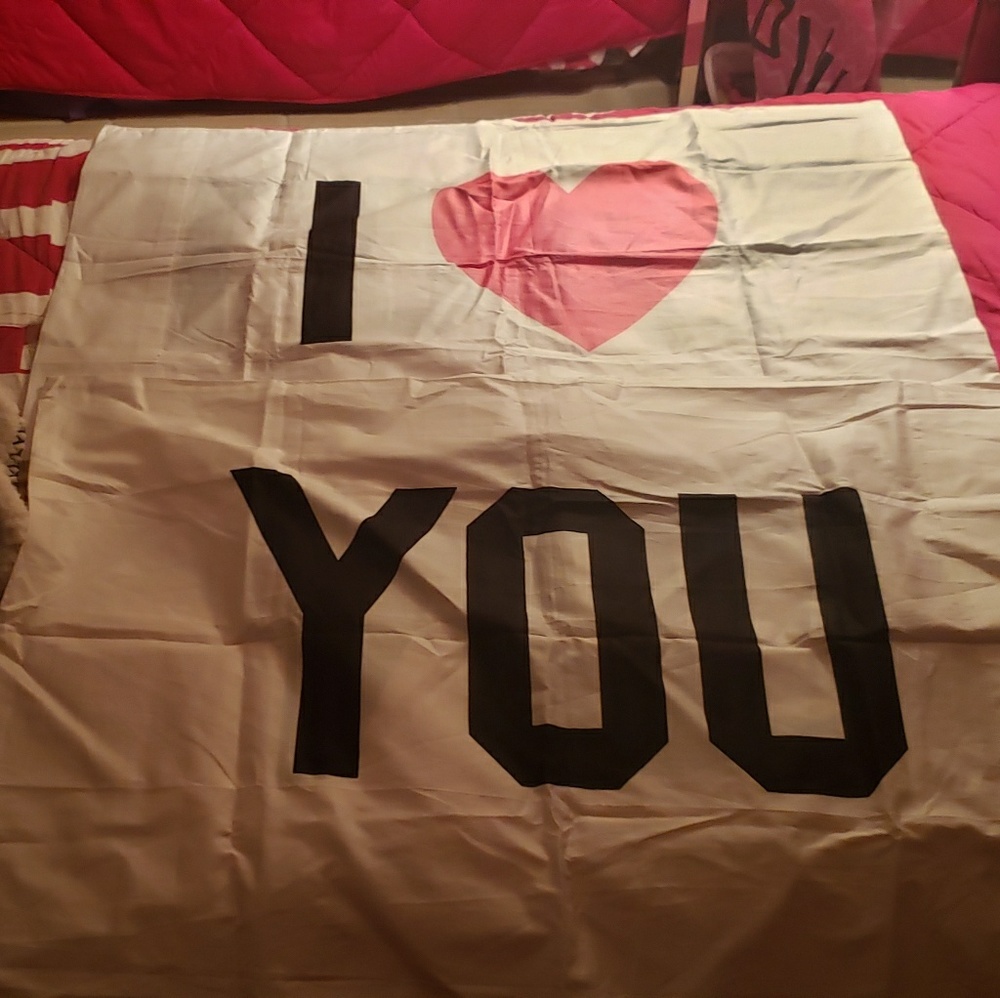VERY RARE V.S PINK PILLOW CASES NEW